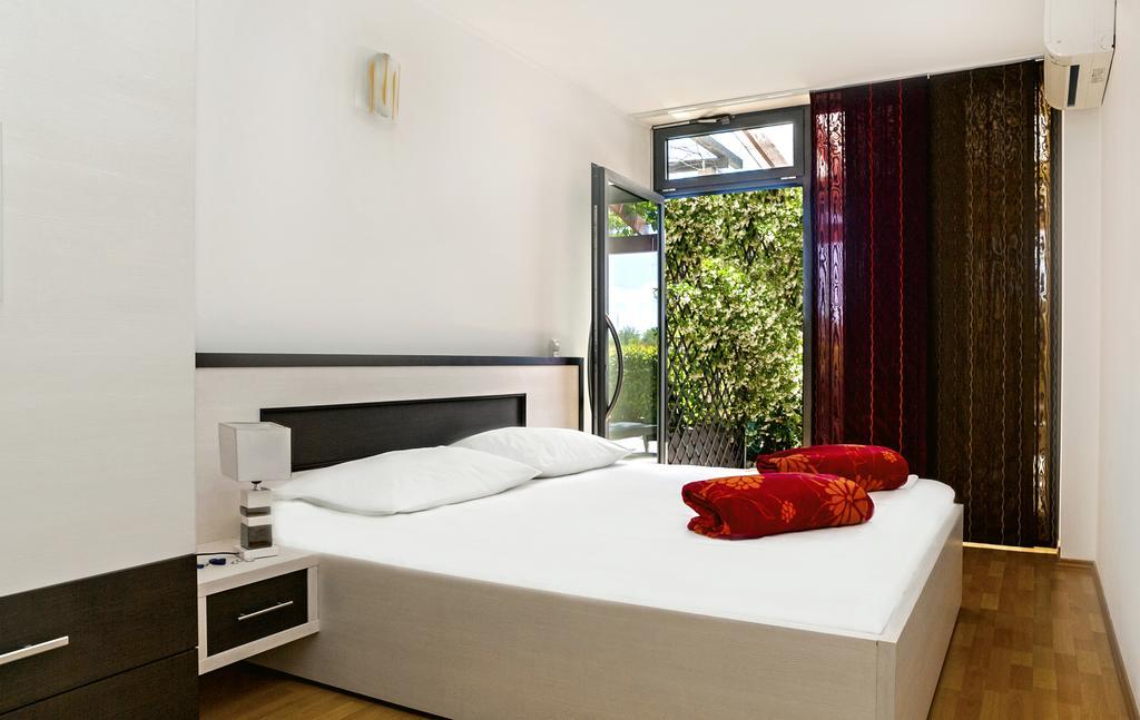 Apartment Lejo Omiš Екстериор снимка